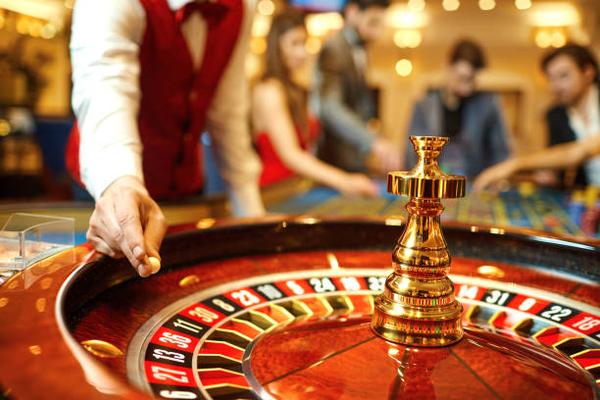 Exploring Classic Casino Games on casino truc tuyen Platforms