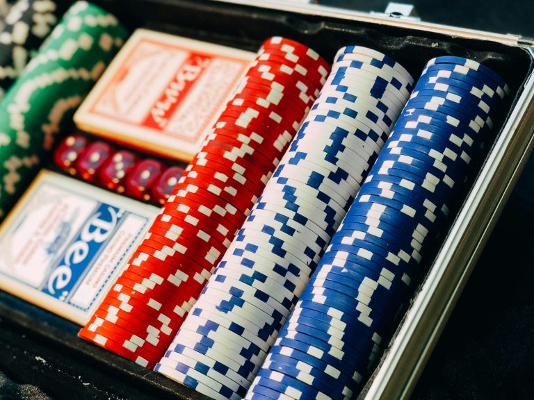 Explore Customer Support Standards Across the Online Gambling Industry